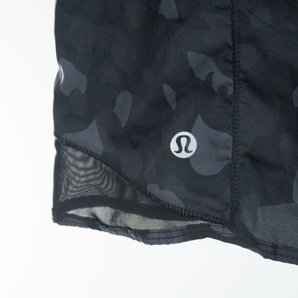 Lululemon Hotty Hot Short II *2.5" Incognito Camo Multi Grey / Black | 12 - Picture 5 of 7